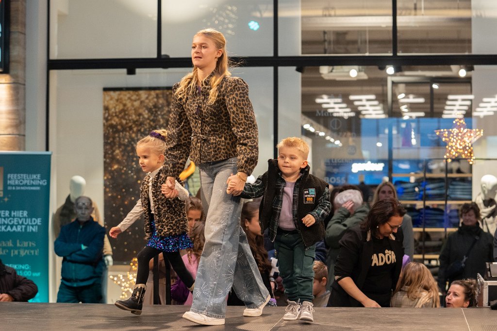 Modeshow 131.jpg